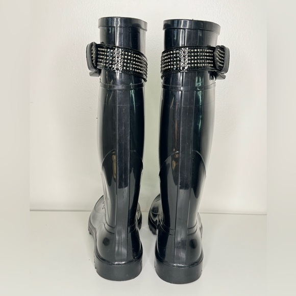 Burberry Black Check Buckle Rain Boots - Iconic Style Meets Functionality - Picture 3 of 7